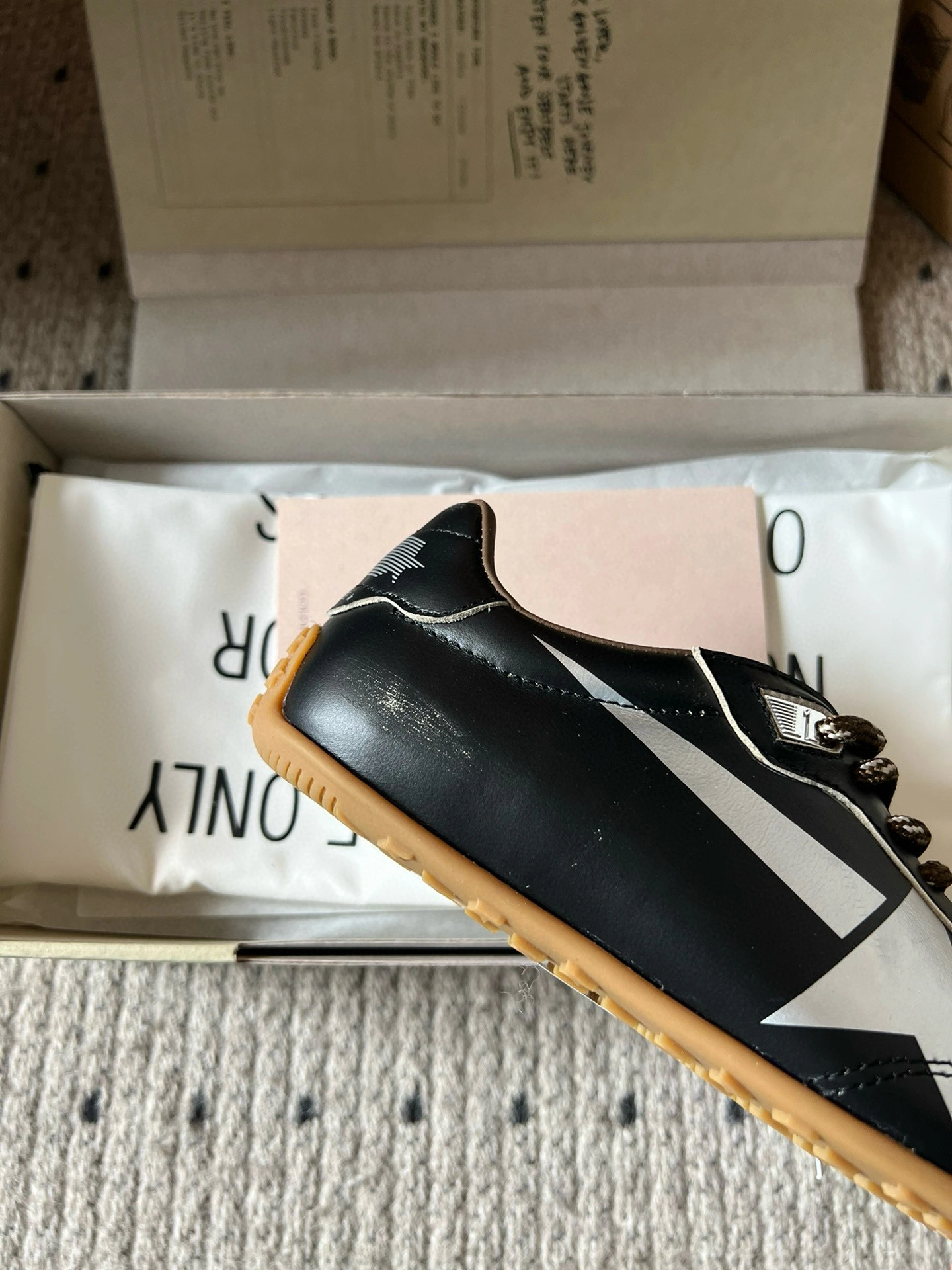 OOBB-- 6642 GMF00892.F007405.90179  GWF00892.F007405.90179 nylon cowhide item:E-X018I2303
